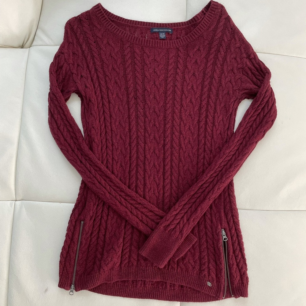 American Eagle Cable knit sweater. Size: XS